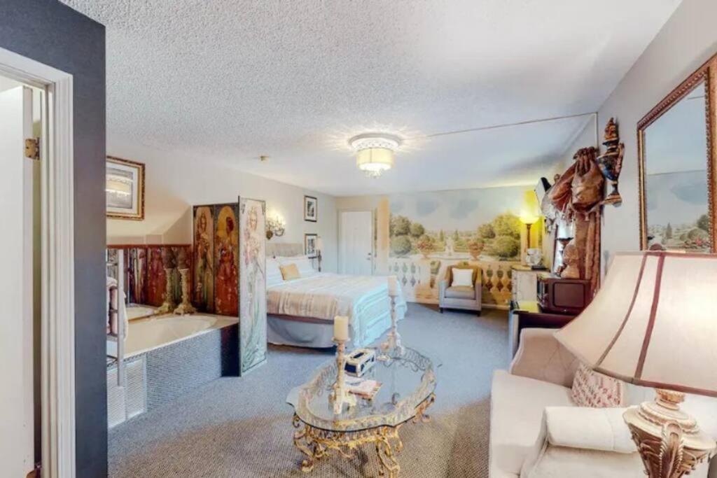 Jacuzzi Suite 206 At Tradewinds 유레카 스프링스 외부 사진